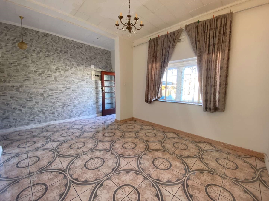 3 Bedroom Property for Sale in Wynberg Western Cape